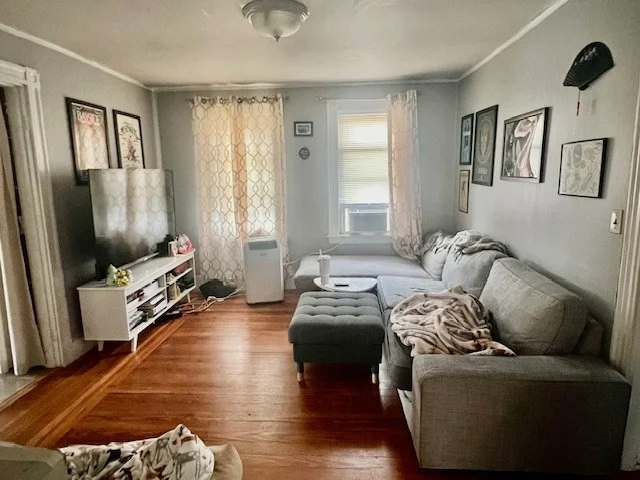 1 bed, 1 bath apartment for rent at 7 Taylor St Unit 3, Medford