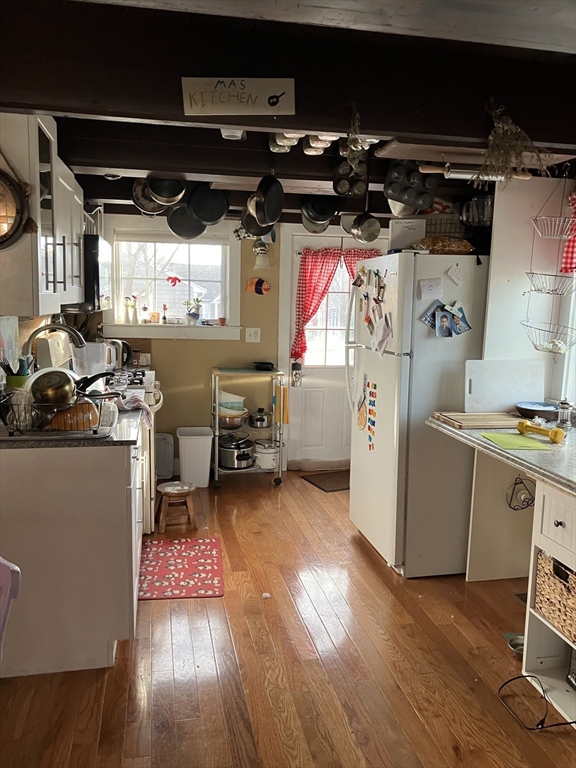 2 bed, 1 bath apartment for rent at 7 Tecumseh Ave Unit 7, Marshfield — photo 3 of 6