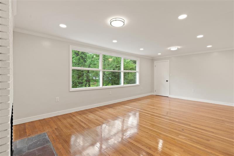 5 bed, 2 bath apartment for rent at 7 Thornberry Rd Unit 1, Winchester — photo 21 of 36