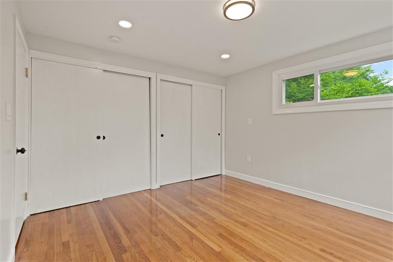5 bed, 2 bath apartment for rent at 7 Thornberry Rd Unit 1, Winchester — photo 14 of 36