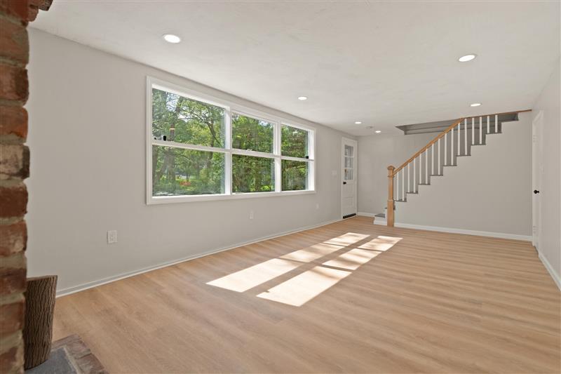 5 bed, 2 bath apartment for rent at 7 Thornberry Rd Unit 1, Winchester — photo 18 of 36