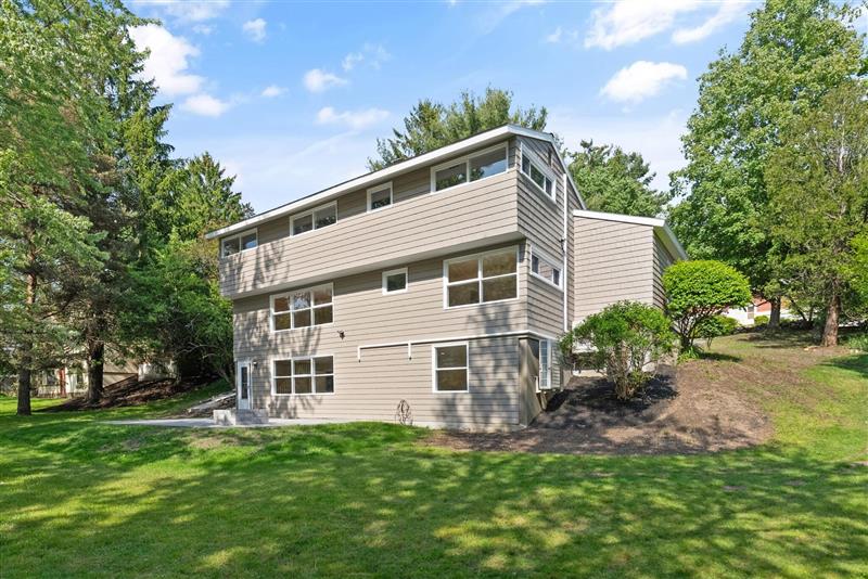 5 bed, 2 bath apartment for rent at 7 Thornberry Rd Unit 1, Winchester — photo 30 of 36