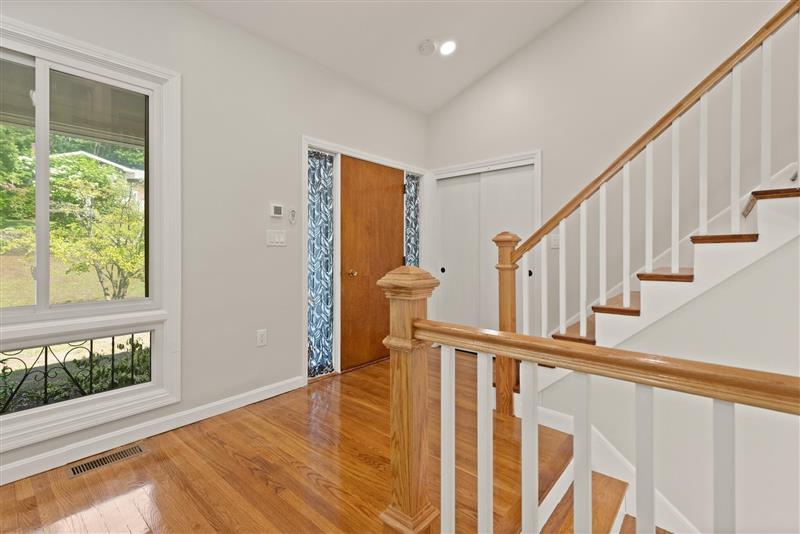 5 bed, 2 bath apartment for rent at 7 Thornberry Rd Unit 1, Winchester — photo 22 of 36