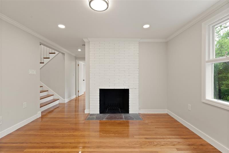 5 bed, 2 bath apartment for rent at 7 Thornberry Rd Unit 1, Winchester — photo 19 of 36