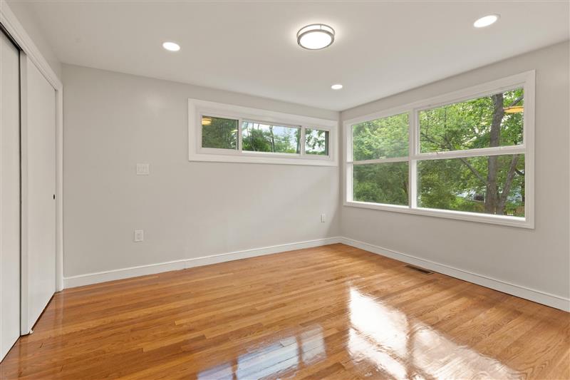 5 bed, 2 bath apartment for rent at 7 Thornberry Rd Unit 1, Winchester — photo 15 of 36