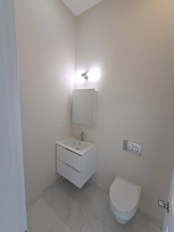 4 bed, 4+ bath apartment for rent at 7 Thornley St Unit 3, Dorchester — photo 7 of 17