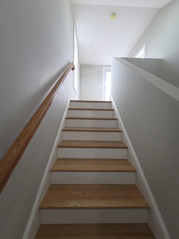 4 bed, 4+ bath apartment for rent at 7 Thornley St Unit 3, Dorchester — photo 15 of 17