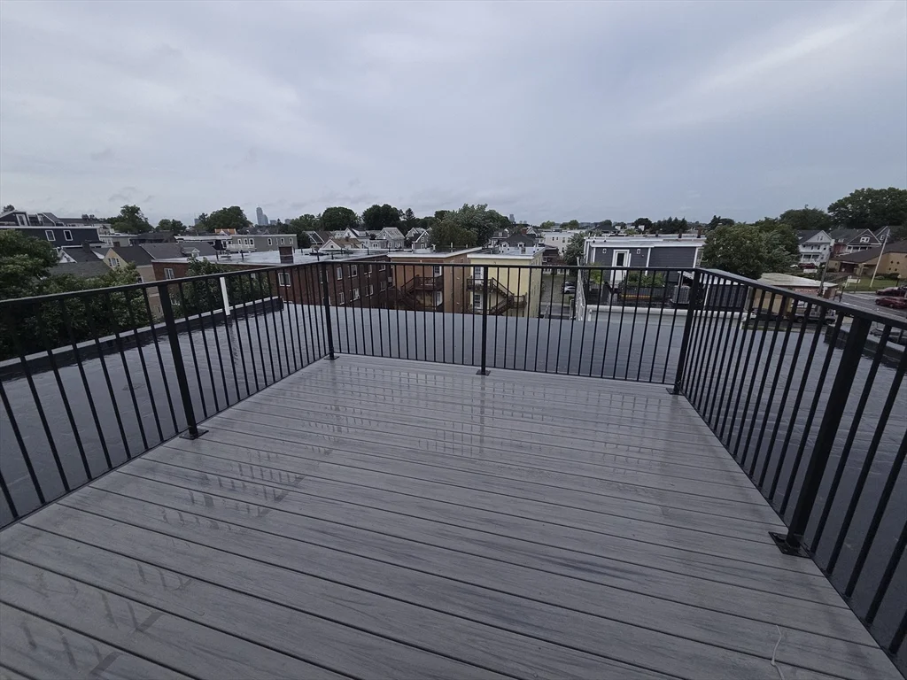 4 bed, 4+ bath apartment for rent at 7 Thornley St Unit 3, Dorchester