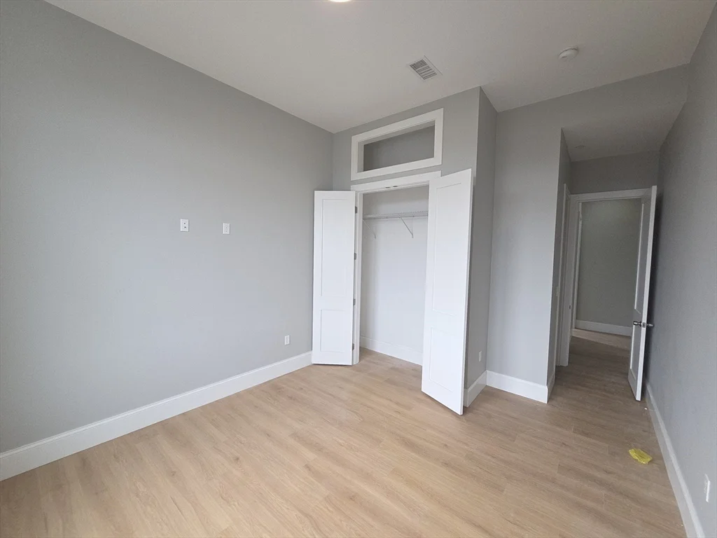 4 bed, 4+ bath apartment for rent at 7 Thornley St Unit 3, Dorchester — photo 10 of 17