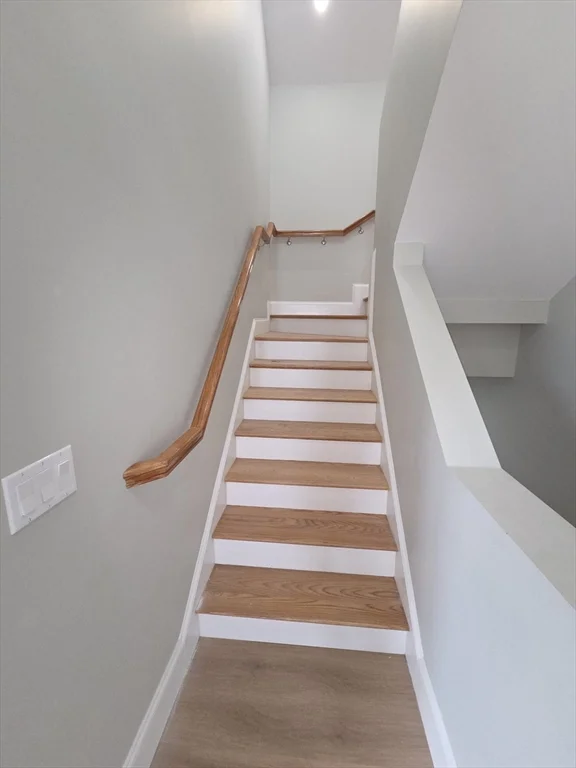 4 bed, 4+ bath apartment for rent at 7 Thornley St Unit 3, Dorchester — photo 14 of 17