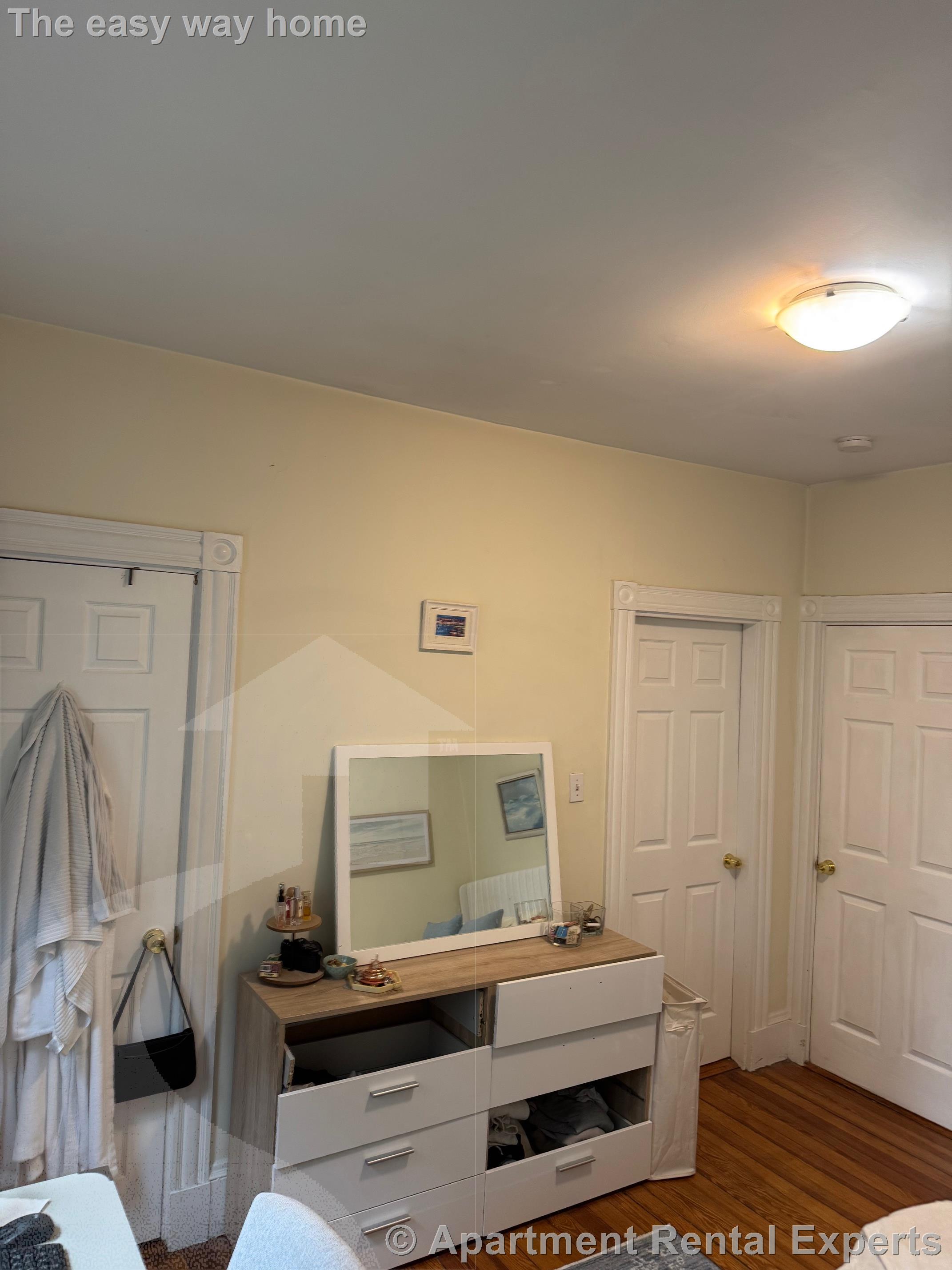 4 bed, 1 bath apartment for rent at 7 Timon Ave Unit 2, Brighton — photo 5 of 11