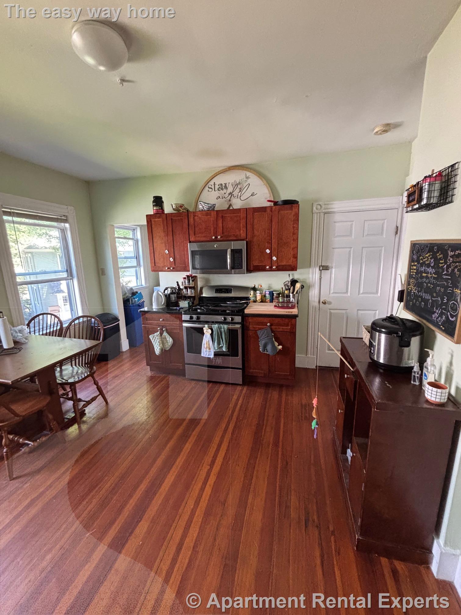 4 bed, 1 bath apartment for rent at 7 Timon Ave Unit 2, Brighton — photo 4 of 11