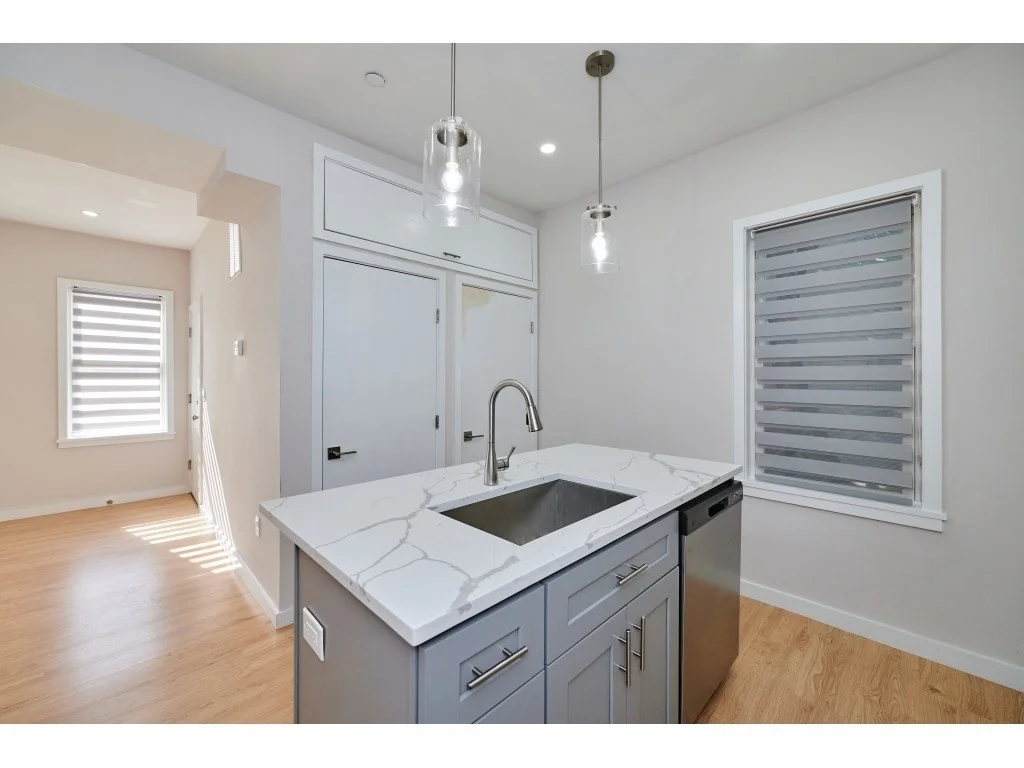2 bed, 1 bath apartment for rent at 7 Transit St Unit A, South Boston — photo 4 of 17