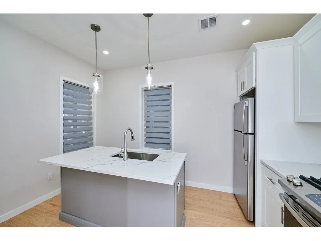 2 bed, 1 bath apartment for rent at 7 Transit St Unit A, South Boston — photo 5 of 17