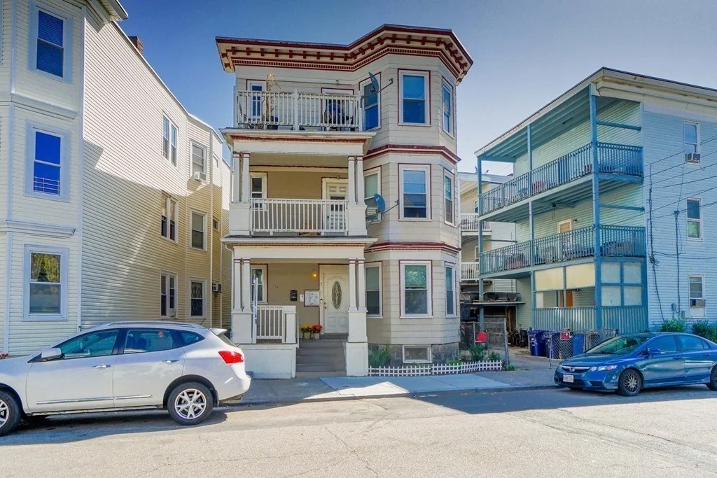 3 bed, 1 bath apartment for rent at 7 Treadway Rd Unit 1, Dorchester — photo 1 of 17