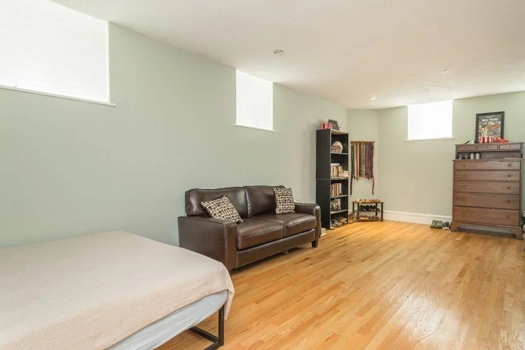 4 bed, 3 bath apartment for rent at 7 Tuckerman St Unit 1, South Boston — photo 8 of 12
