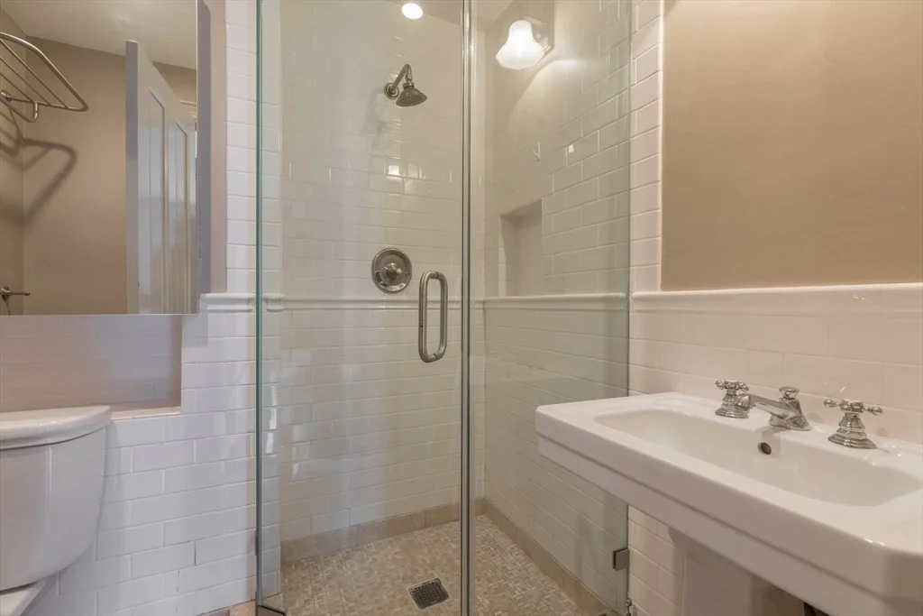 2 bed, 2 bath apartment for rent at 7 Union Park Unit 3, South End — photo 17 of 17