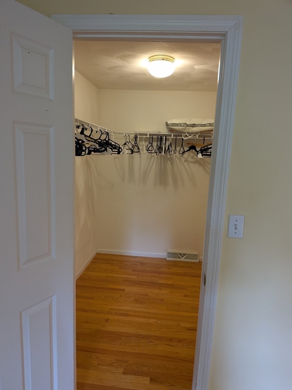 4 bed, 2 bath apartment for rent at 7 Van Norden Rd, Burlington — photo 12 of 16