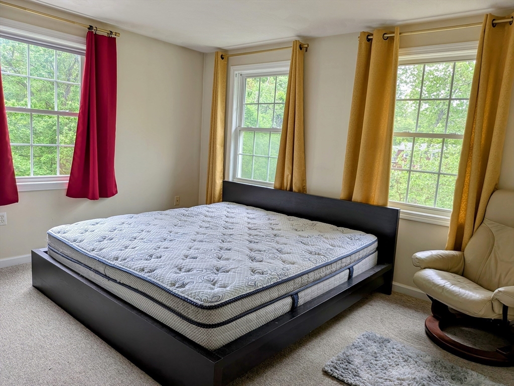 4 bed, 2 bath apartment for rent at 7 Van Norden Rd, Burlington — photo 6 of 16