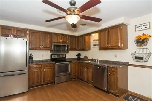3 bed, 1 bath apartment for rent at 7 Village Way Unit D, Norton — photo 5 of 19