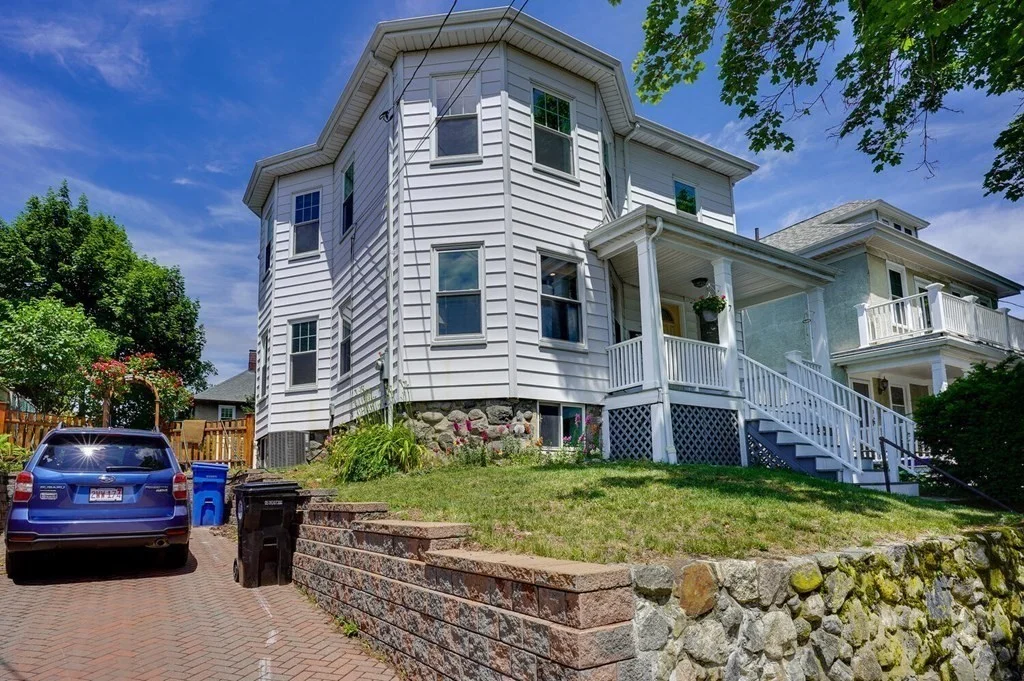 4 bed, 1 bath apartment for rent at 7 Vincent Ave, Belmont — photo 1 of 28
