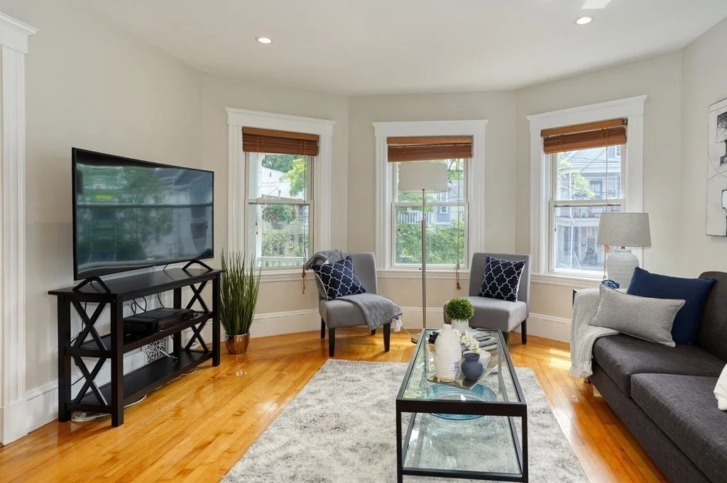 4 bed, 1 bath apartment for rent at 7 Vincent Ave, Belmont — photo 3 of 28