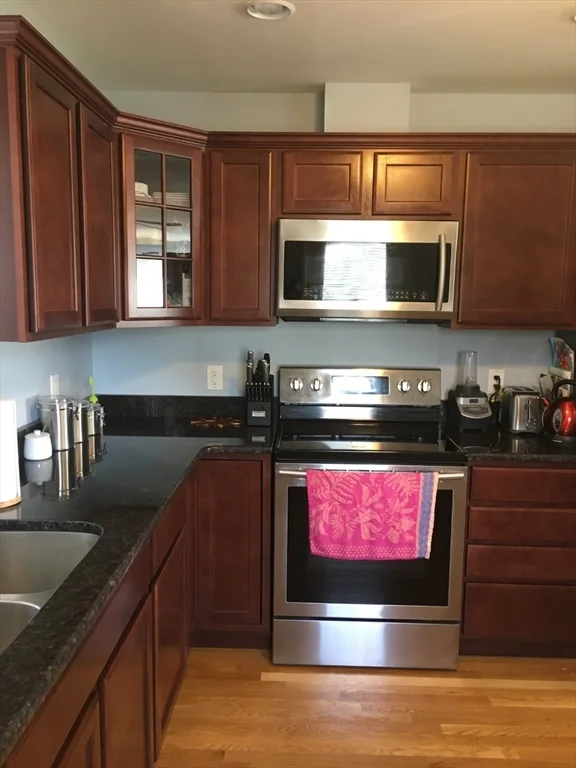 4 bed, 4+ bath apartment for rent at 7 Walnut St Unit 7, Needham — photo 26 of 32