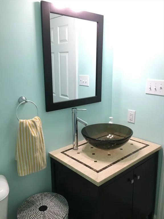 4 bed, 4+ bath apartment for rent at 7 Walnut St Unit 7, Needham — photo 12 of 32