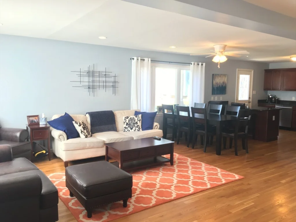 4 bed, 4+ bath apartment for rent at 7 Walnut St Unit 7, Needham — photo 25 of 32