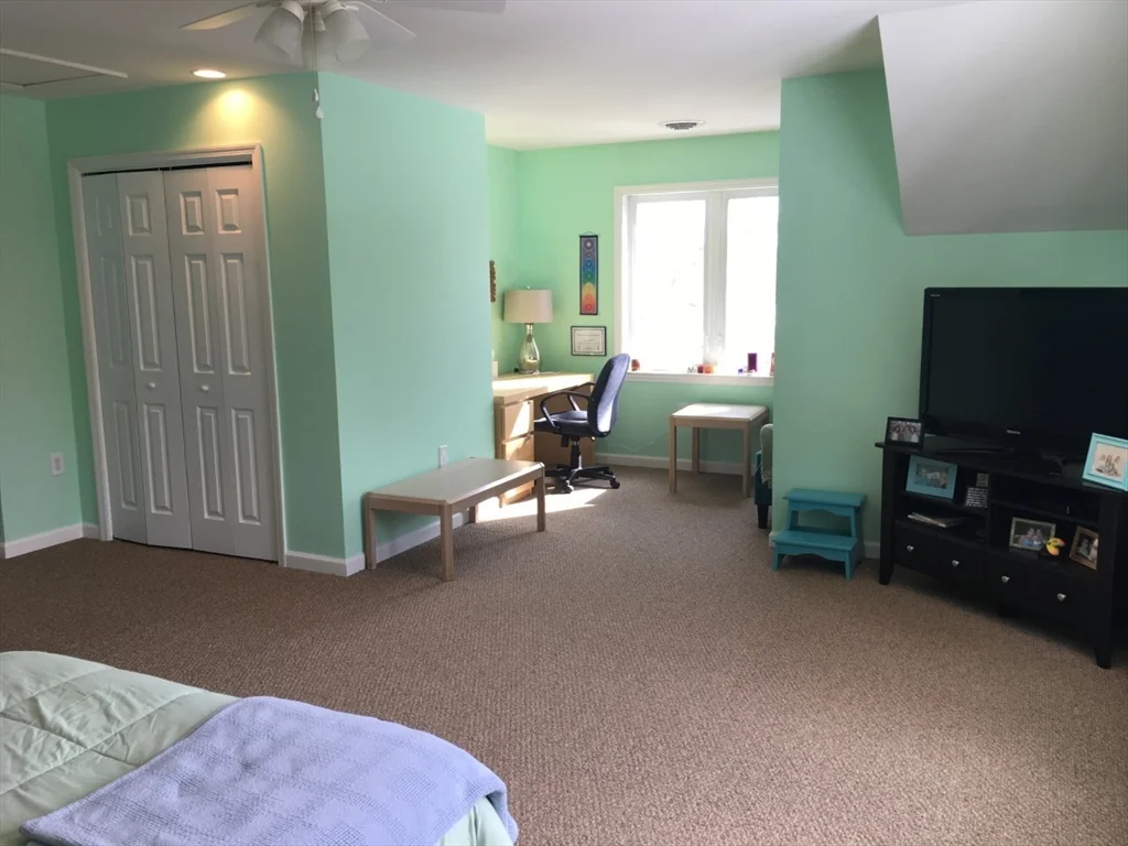 4 bed, 4+ bath apartment for rent at 7 Walnut St Unit 7, Needham — photo 31 of 32