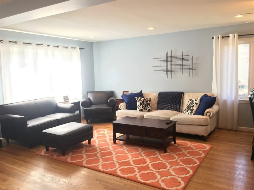 4 bed, 4+ bath apartment for rent at 7 Walnut St Unit 7, Needham — photo 21 of 32