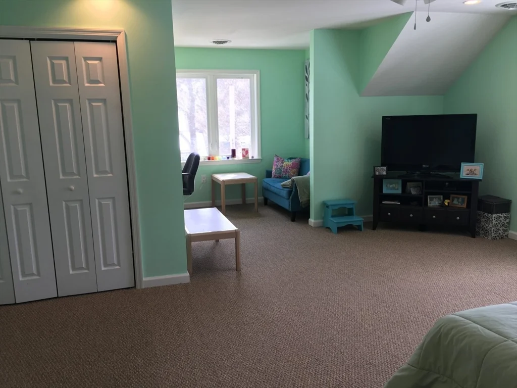 4 bed, 4+ bath apartment for rent at 7 Walnut St Unit 7, Needham — photo 30 of 32