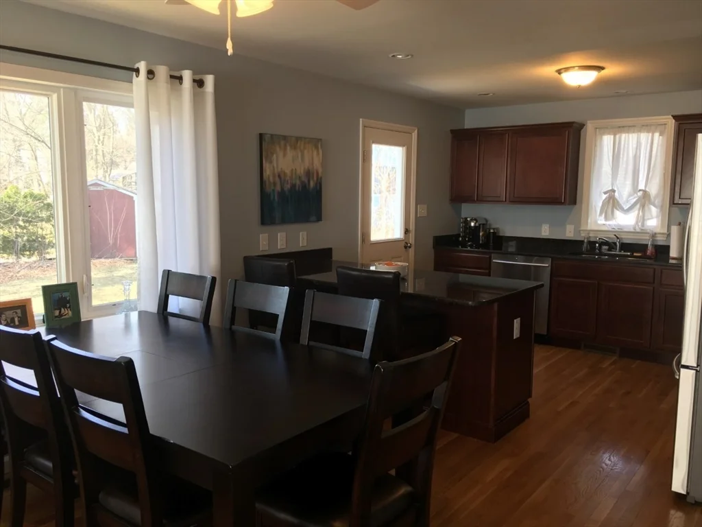 4 bed, 4+ bath apartment for rent at 7 Walnut St Unit 7, Needham — photo 20 of 32
