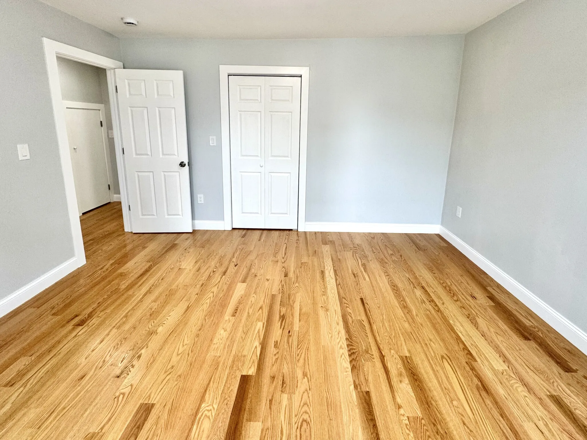4 bed, 2 bath apartment for rent at 7 Ward St Unit 1, Ward Two — photo 5 of 39