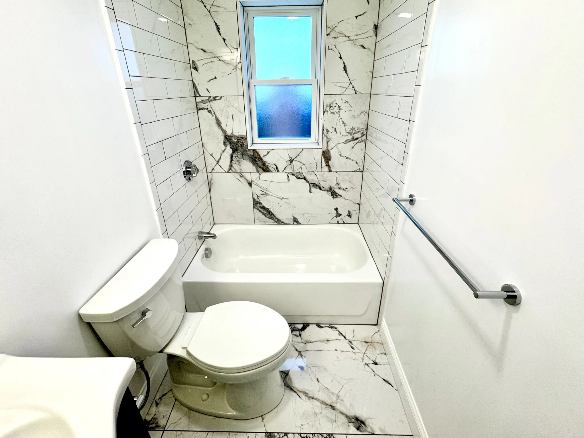 4 bed, 2 bath apartment for rent at 7 Ward St Unit 1, Ward Two — photo 18 of 39