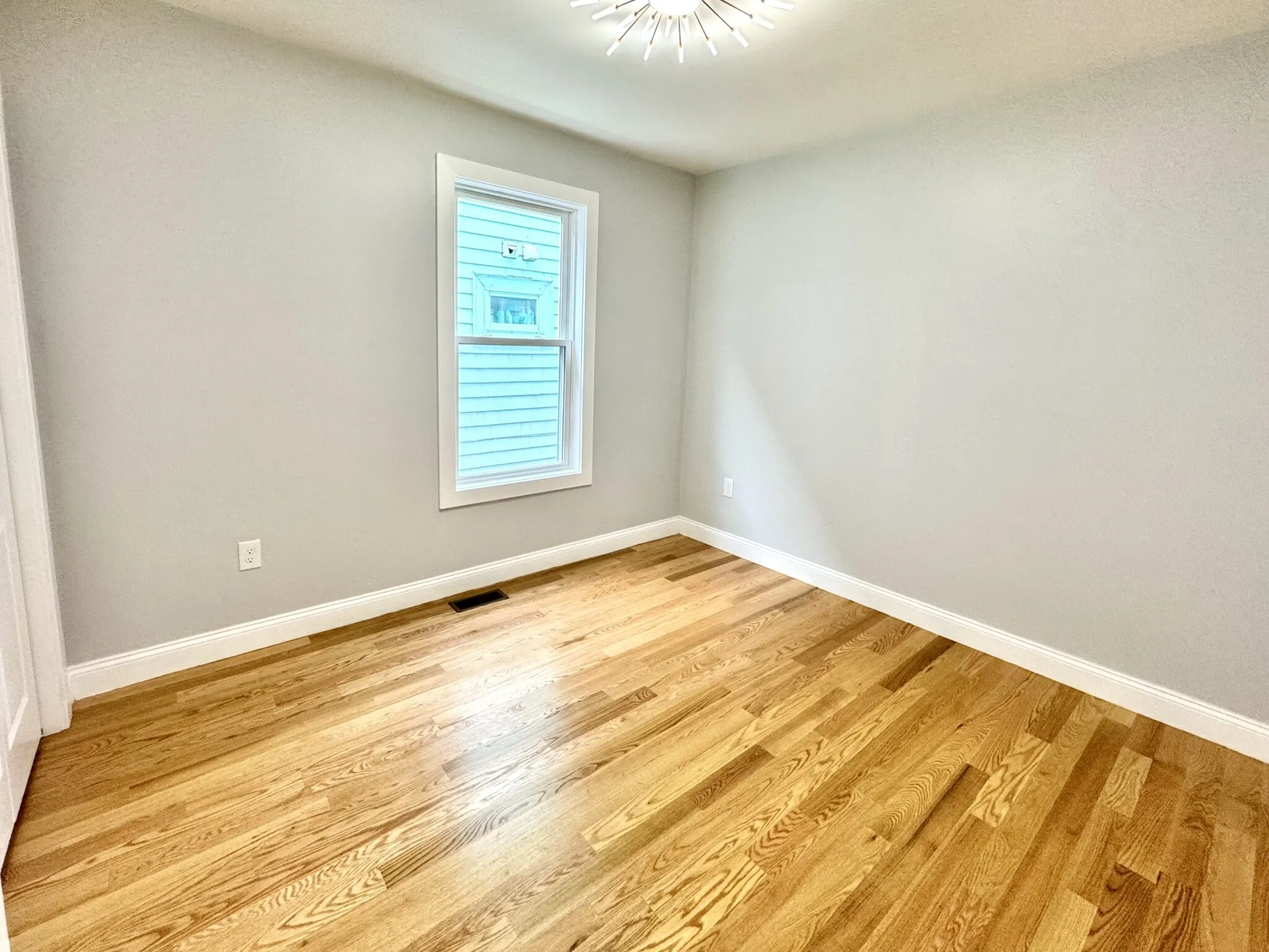 4 bed, 2 bath apartment for rent at 7 Ward St Unit 1, Ward Two — photo 30 of 39