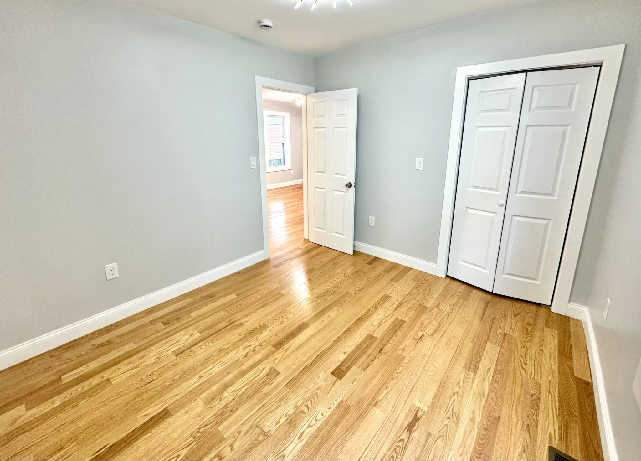 4 bed, 2 bath apartment for rent at 7 Ward St Unit 1, Ward Two — photo 32 of 39