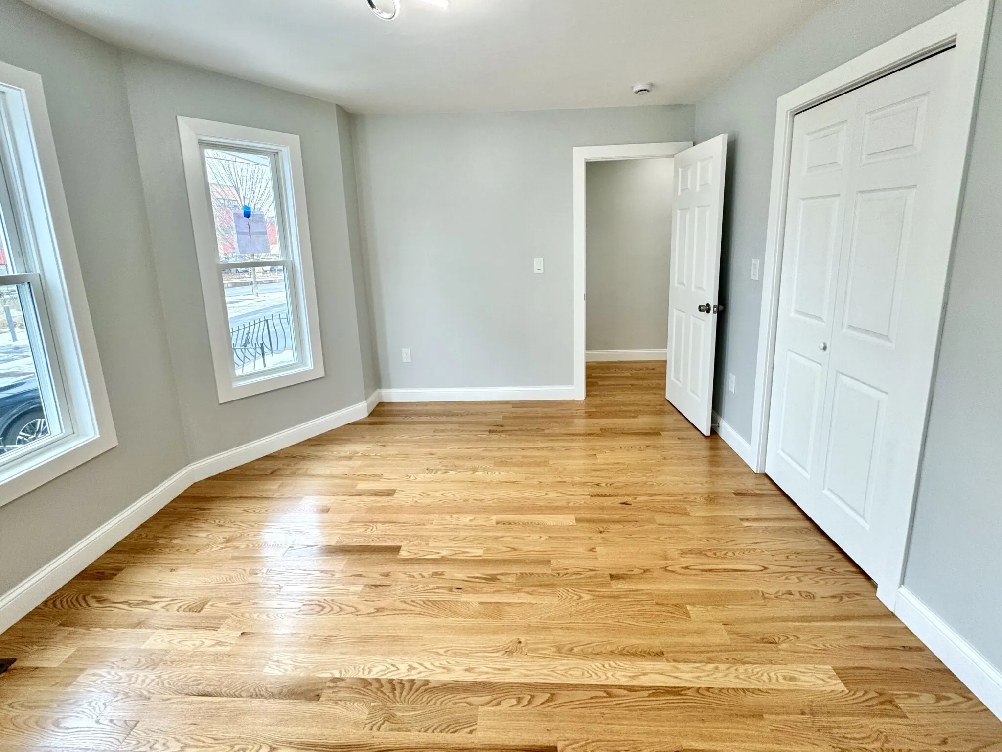 4 bed, 2 bath apartment for rent at 7 Ward St Unit 1, Ward Two — photo 4 of 39
