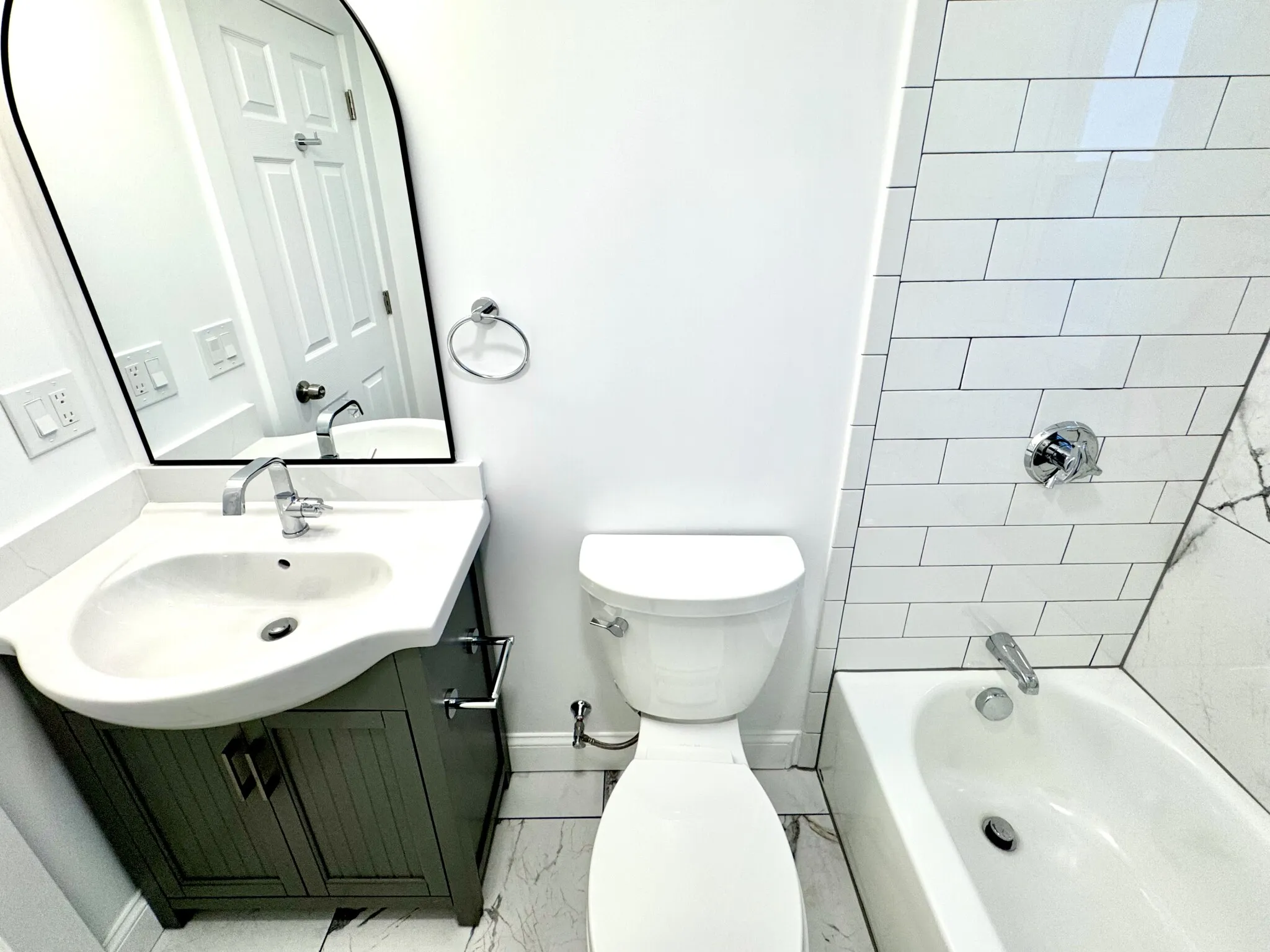 4 bed, 2 bath apartment for rent at 7 Ward St Unit 1, Ward Two — photo 17 of 39