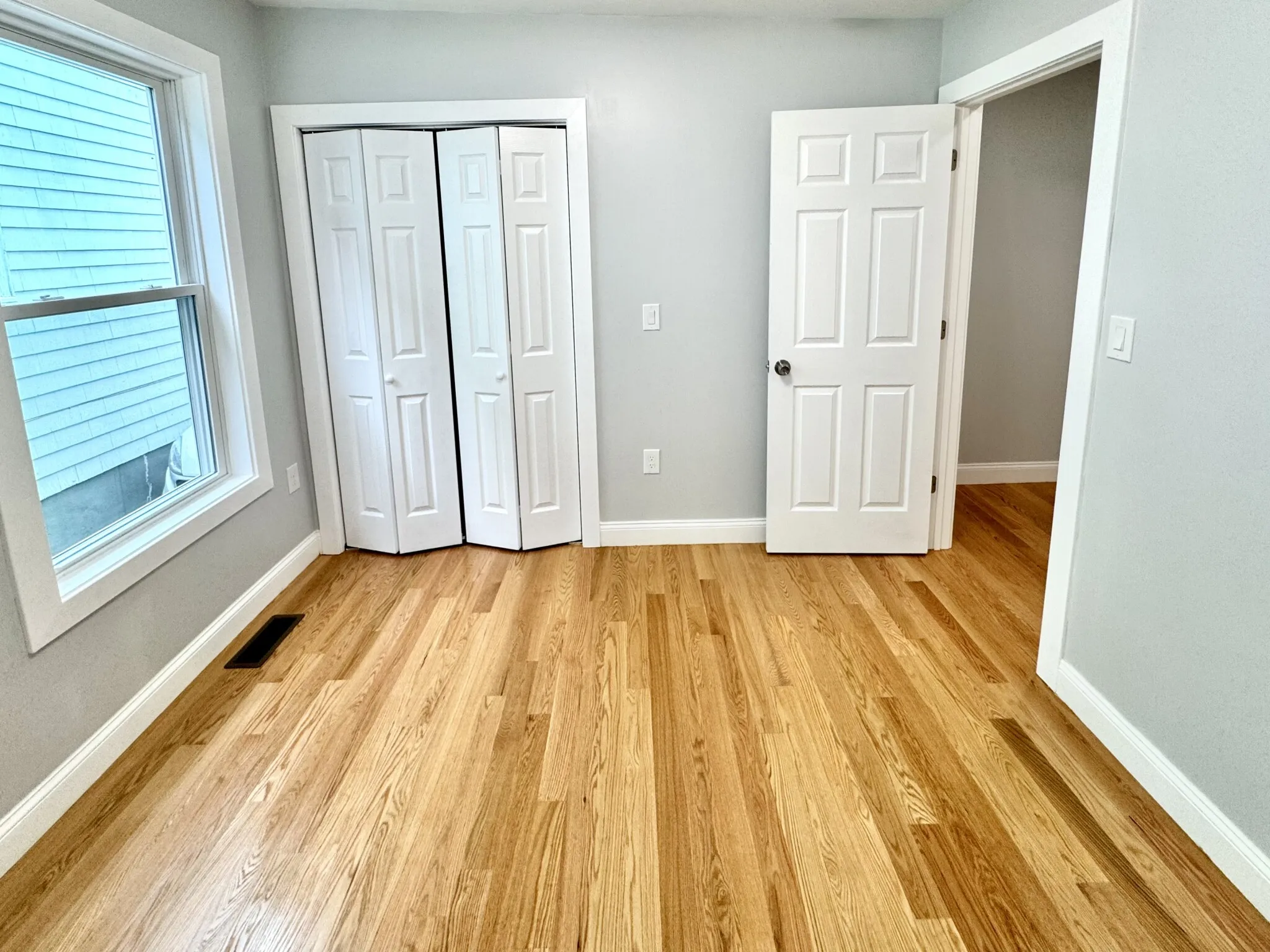 4 bed, 2 bath apartment for rent at 7 Ward St Unit 1, Ward Two — photo 8 of 39