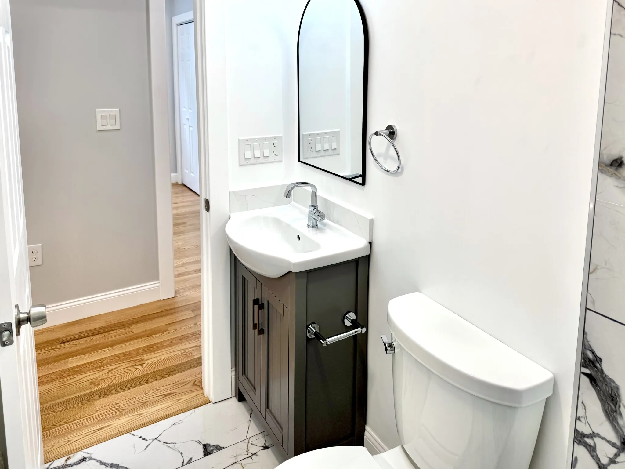 4 bed, 2 bath apartment for rent at 7 Ward St Unit 1, Ward Two — photo 14 of 39
