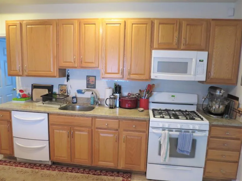 2 bed, 1 bath apartment for rent at 7 Wareham St Unit 1, South Medford — photo 2 of 18