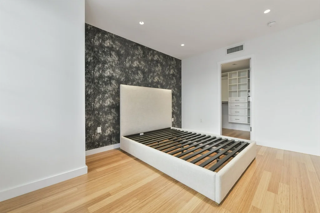 1 bed, 1 bath apartment for rent at 7 Warren Ave Unit 12, South End — photo 8 of 12