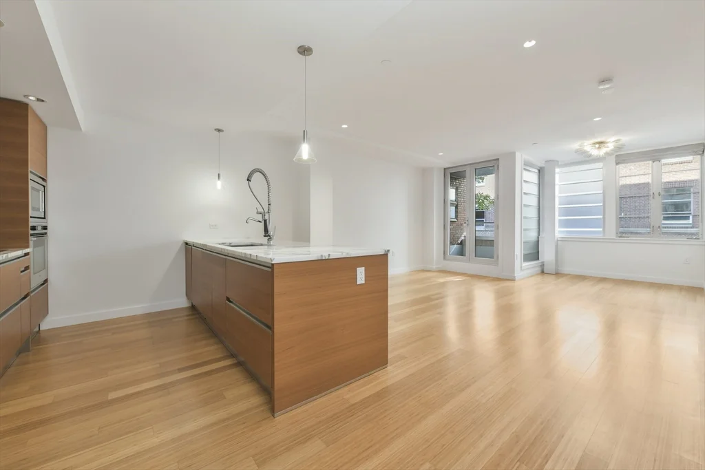 1 bed, 1 bath apartment for rent at 7 Warren Ave Unit 12, South End — photo 4 of 12