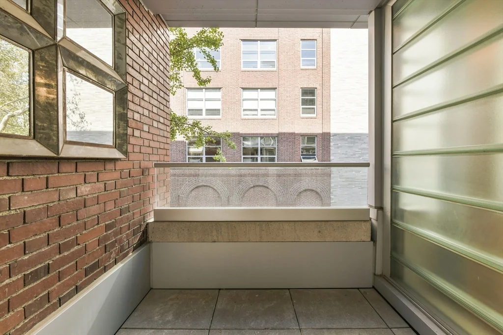 1 bed, 1 bath apartment for rent at 7 Warren Ave Unit 12, South End — photo 11 of 12