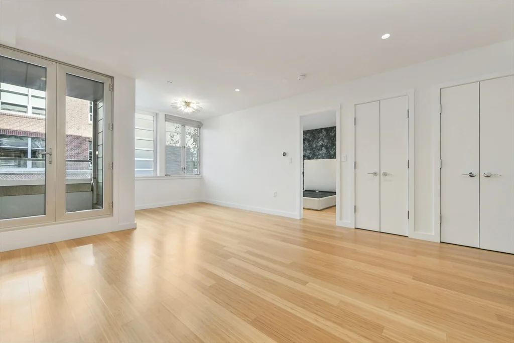 1 bed, 1 bath apartment for rent at 7 Warren Ave Unit 12, South End — photo 5 of 12