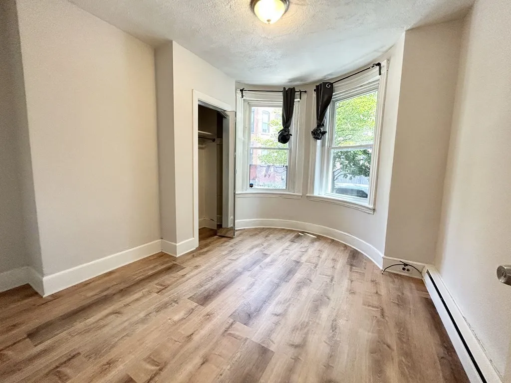 3 bed, 1 bath apartment for rent at 7 Warwick St Unit 1, South End — photo 3 of 6