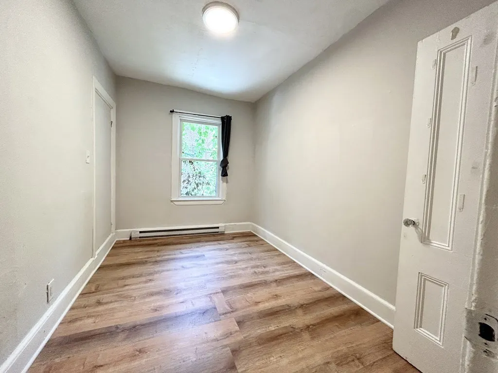 3 bed, 1 bath apartment for rent at 7 Warwick St Unit 1, South End — photo 5 of 6