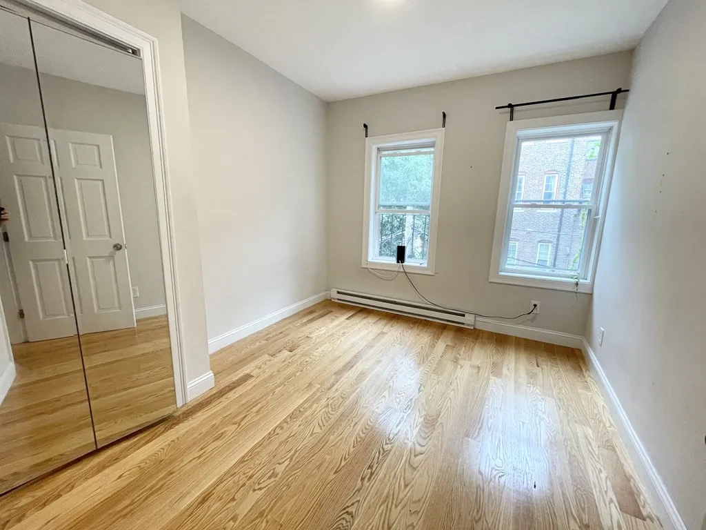 4 bed, 1 bath apartment for rent at 7 Warwick St Unit 2, Roxbury — photo 10 of 11