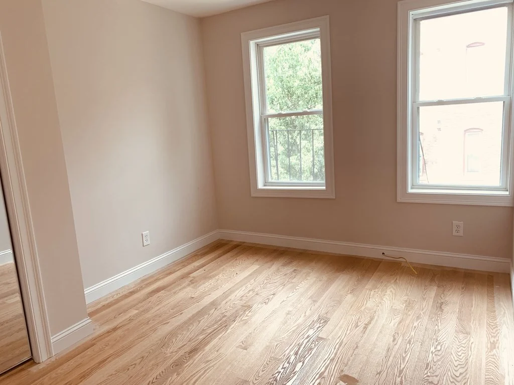 4 bed, 1 bath apartment for rent at 7 Warwick St Unit 3, Mission Hill — photo 3 of 10
